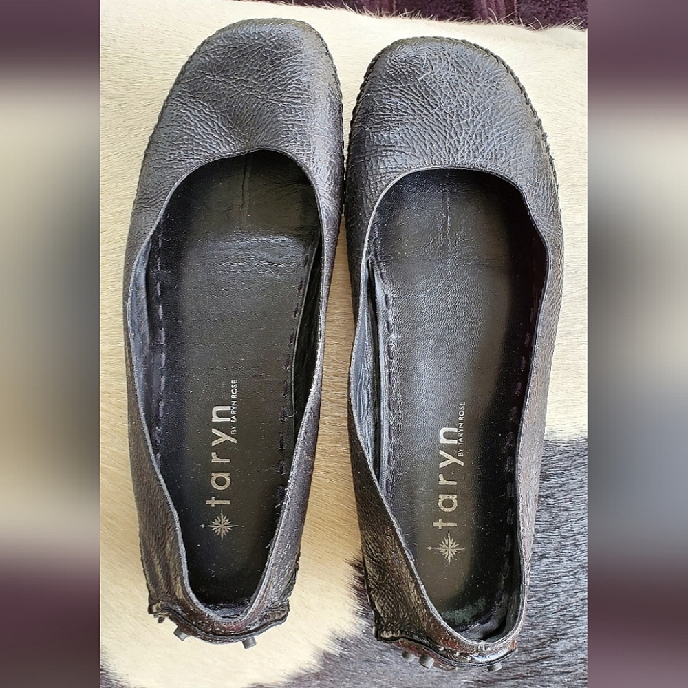 Taryn Rose Black Leather Women's Flats 7.5